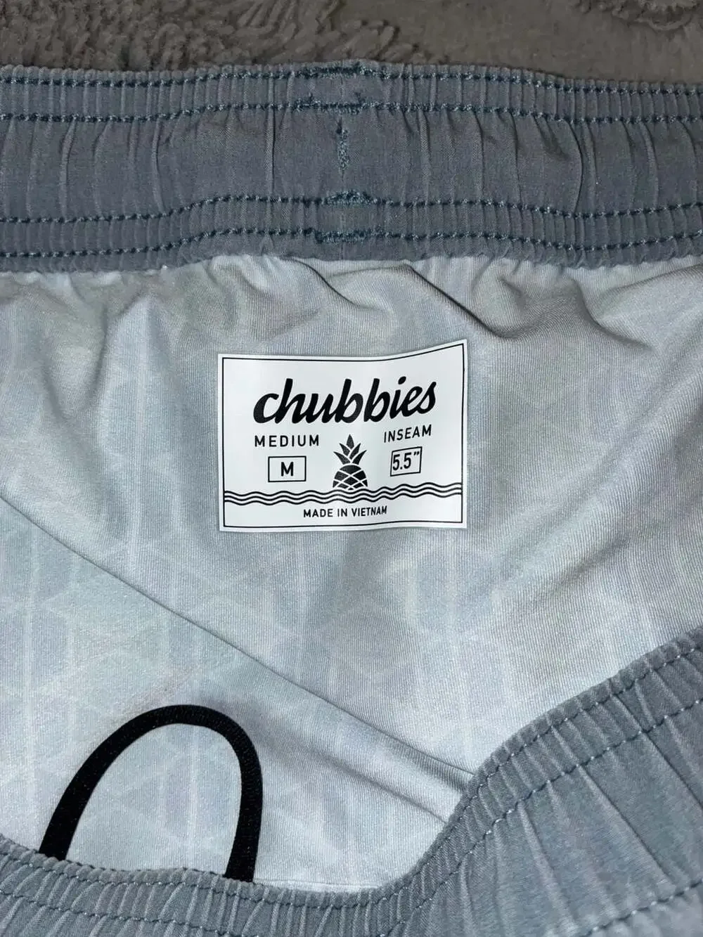 Chubbies Men's Athletic Sport Shorts with Zip Pocket Size Medium 5.5”